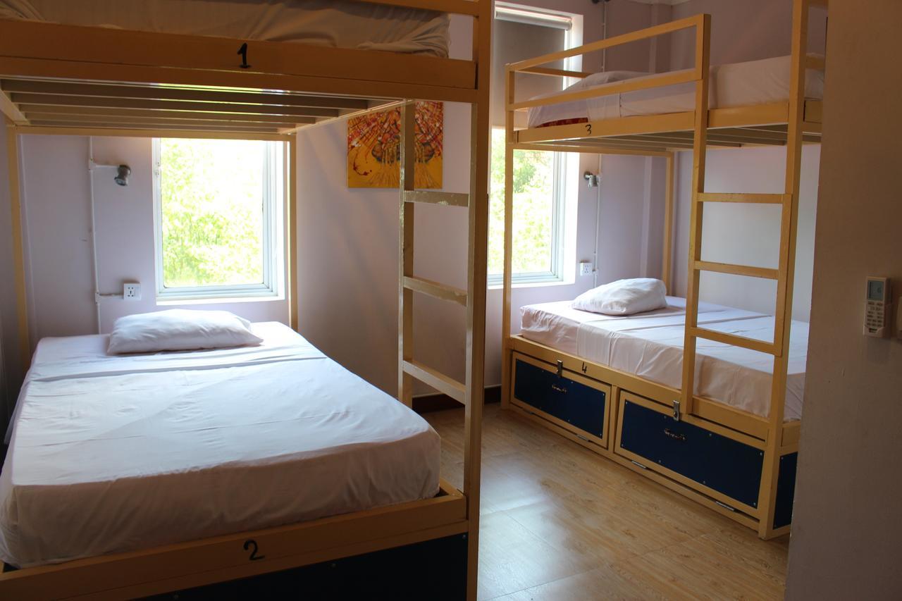 Mad Monkey Hostel Kampot (Adults Only) Exteriör bild