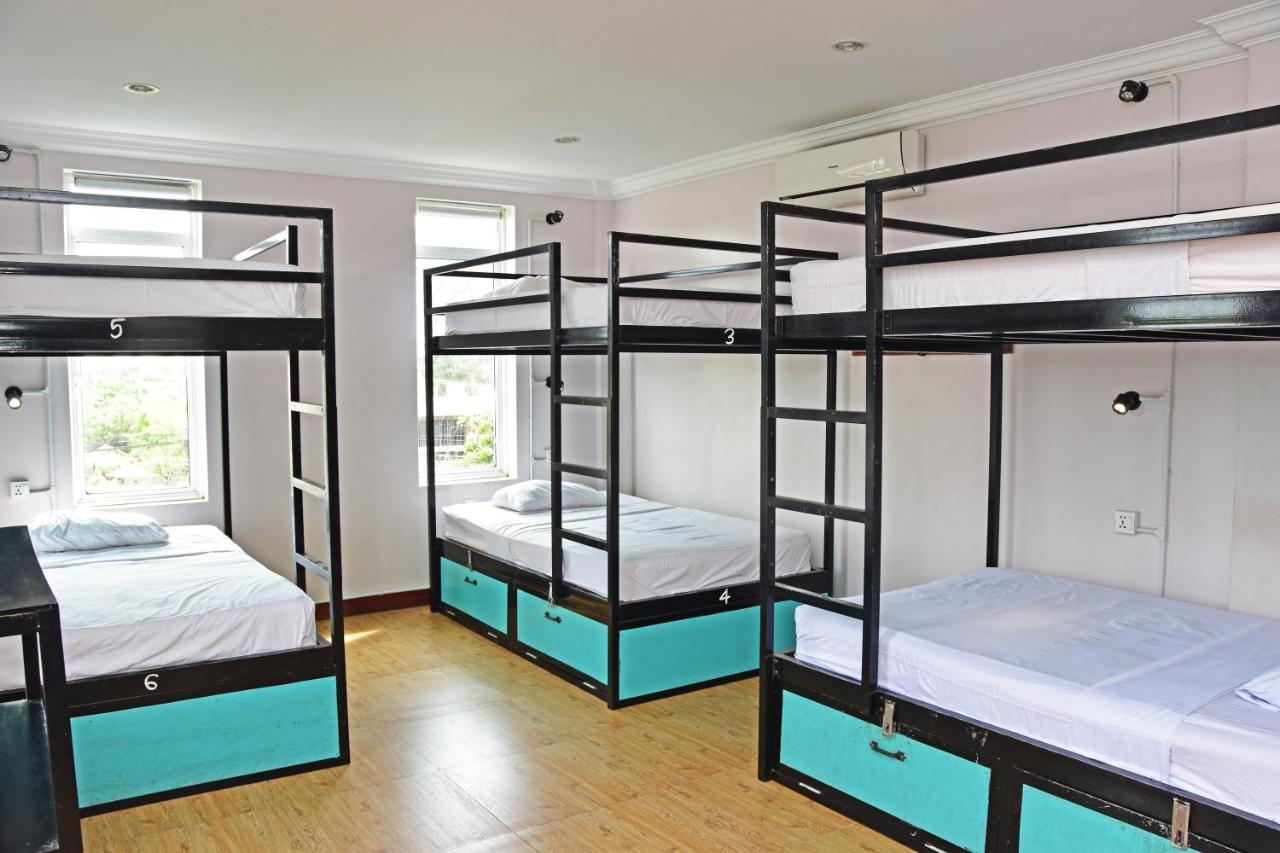 Mad Monkey Hostel Kampot (Adults Only) Exteriör bild