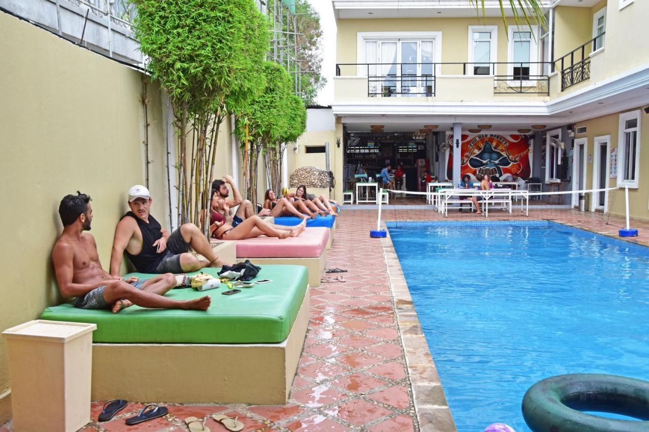 Mad Monkey Hostel Kampot (Adults Only) Exteriör bild