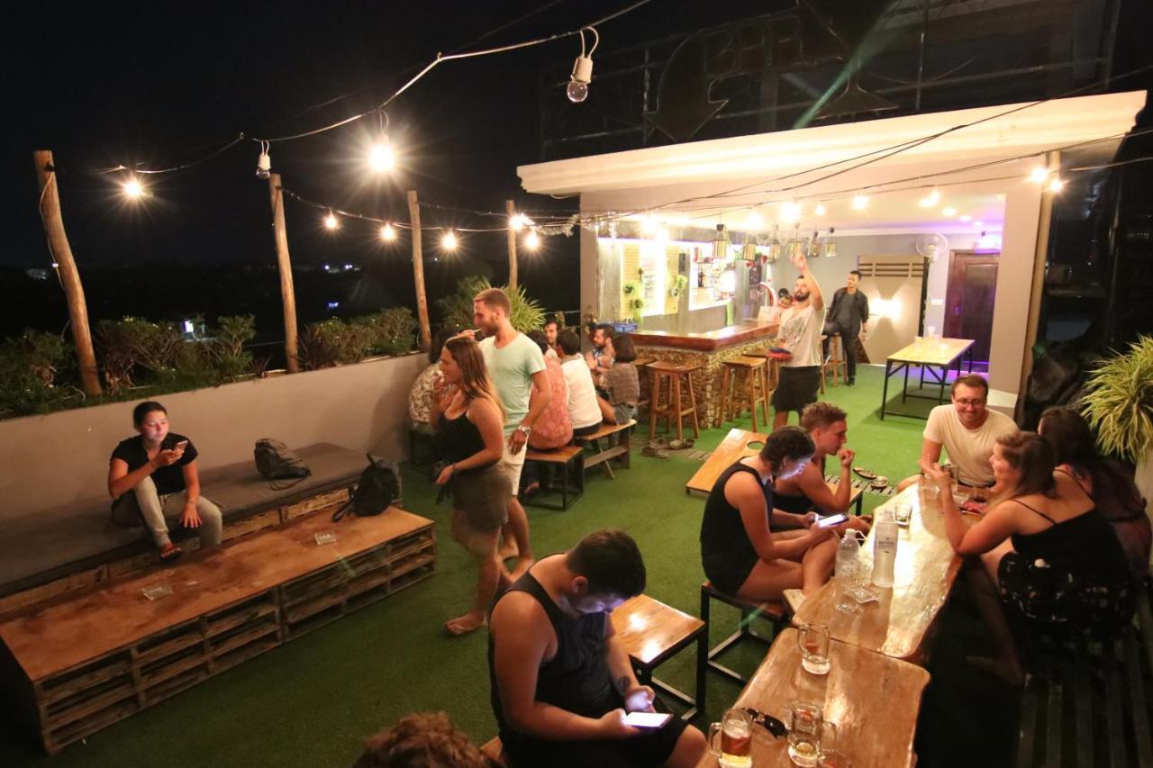 Mad Monkey Hostel Kampot (Adults Only) Exteriör bild