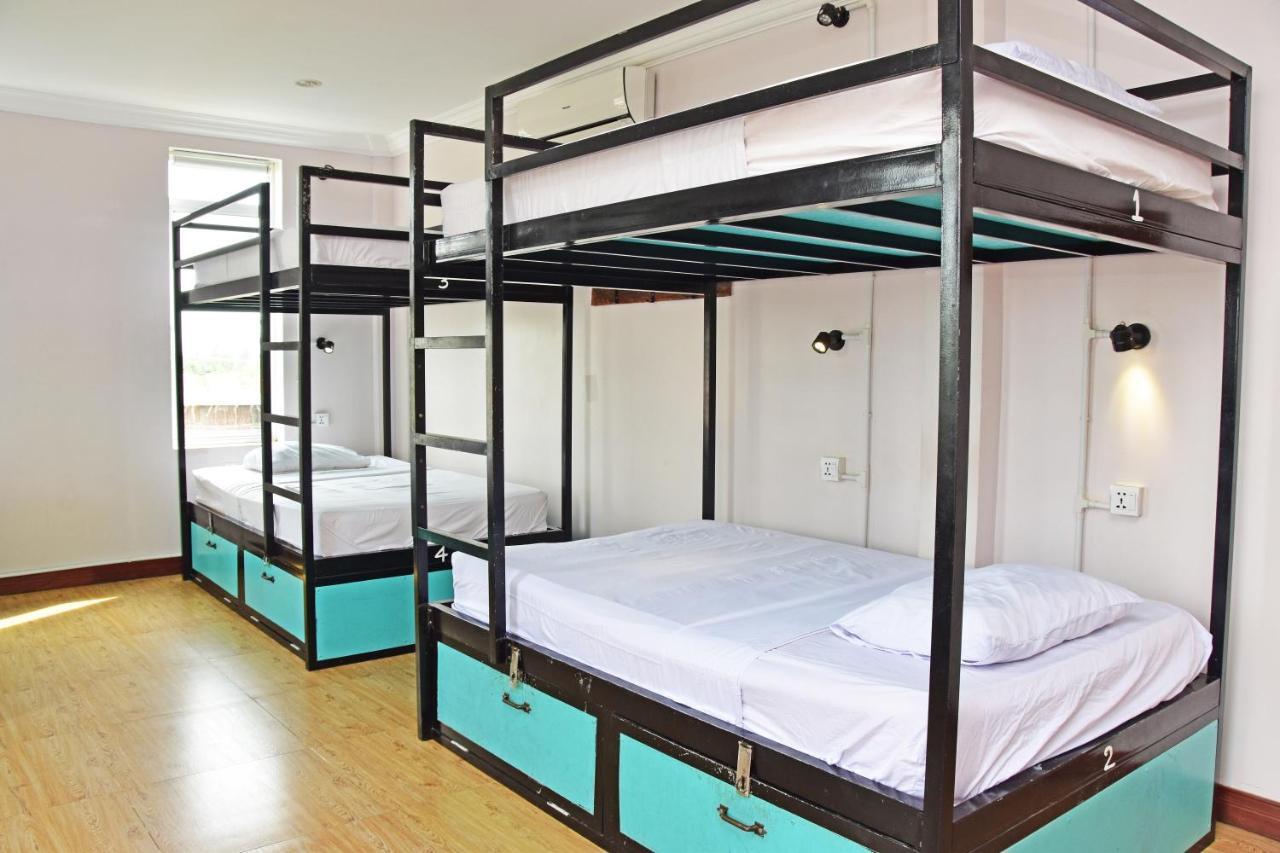 Mad Monkey Hostel Kampot (Adults Only) Exteriör bild